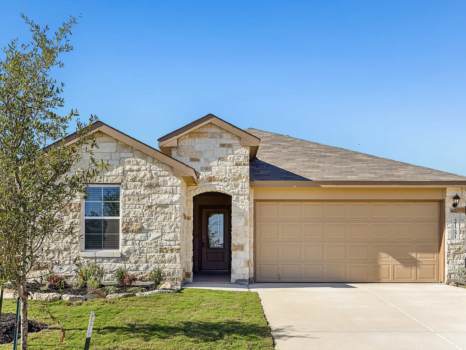 4 bed, 1680 sqft, $2,300 — Photo 3