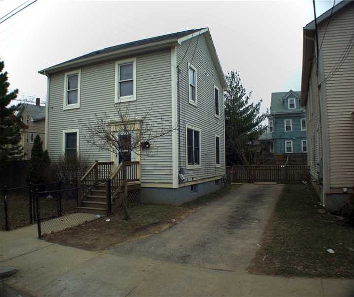2nd image of 84 Oakland Ave