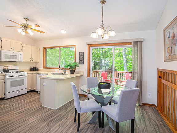 4th image of 4717 Summer Creek Ln SE