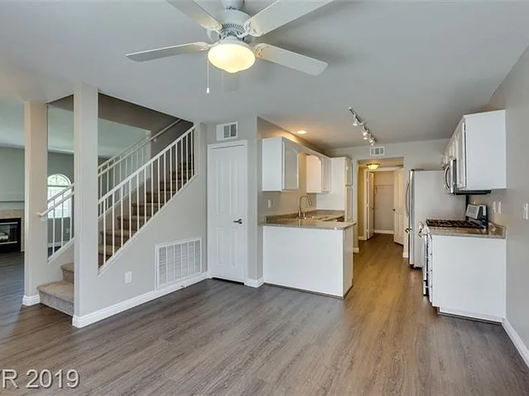505 Satin Saddle Pl — Photo 11