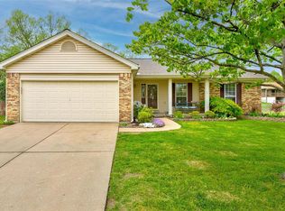 121 Rockaway Dr, O'Fallon, MO 63368