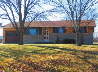 5662 Outer Dr, Aurora, IN 47001