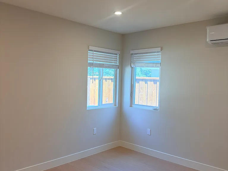 414 Charles St #NEW — Photo 15
