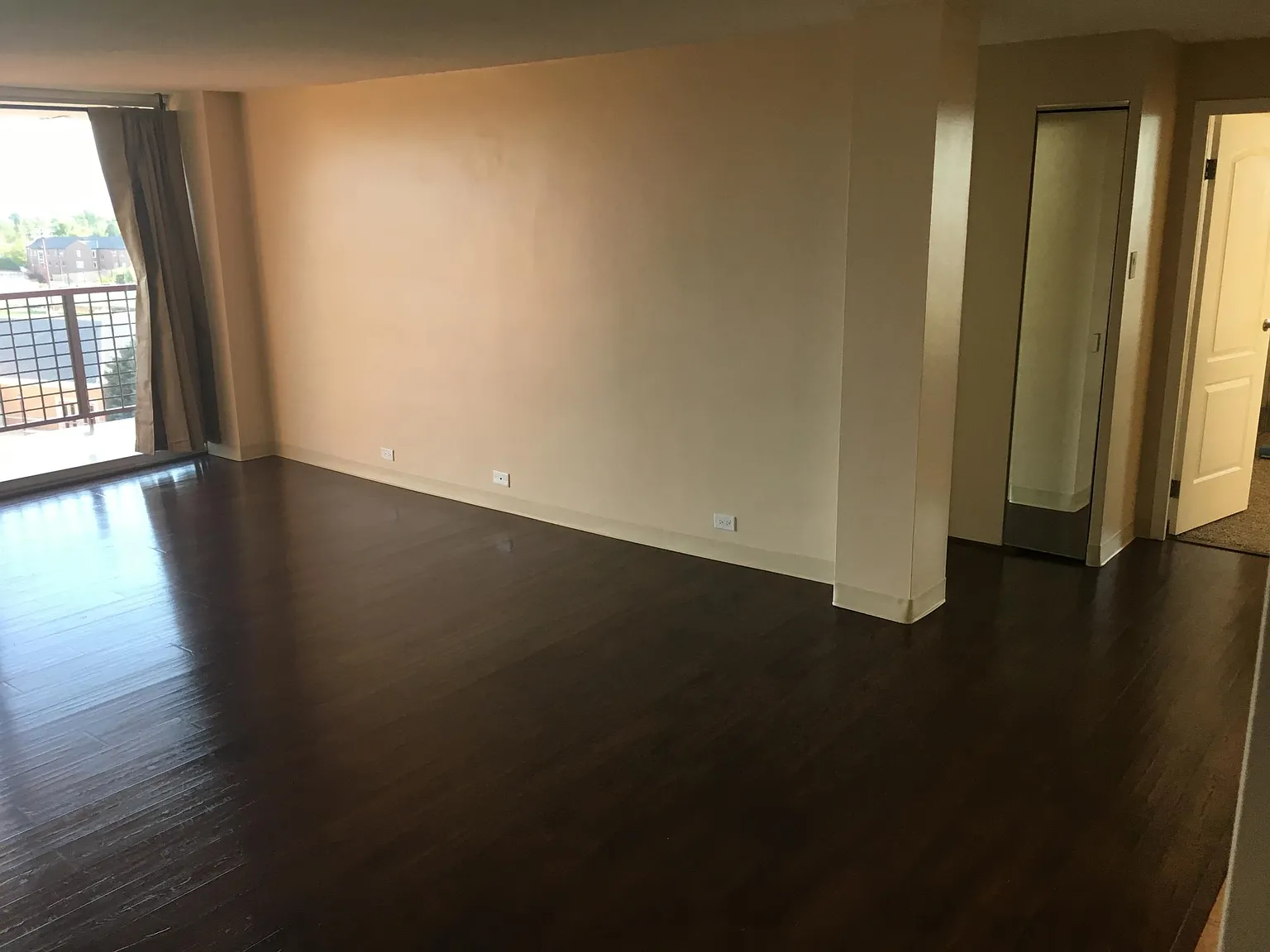 2 bed, 936 sqft, $1,899 — Photo 3
