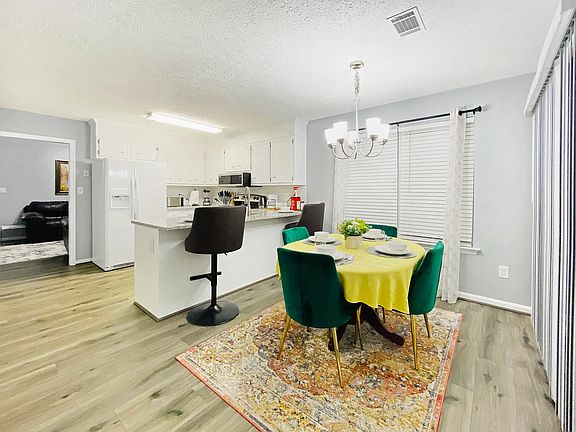 5th image of 4415 Summerlin Dr