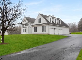 3 Manchur Ct, Raritan Twp., NJ 08822