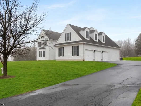 3 Manchur Ct, Raritan Twp., NJ 08822