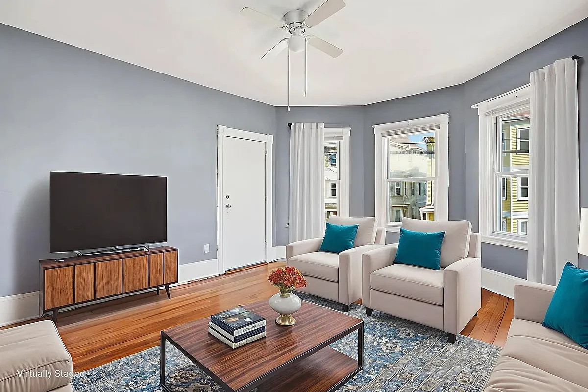 Living room - 347 Ashley Blvd #2