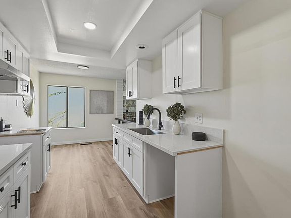 4th image of 1776 Palisades Dr