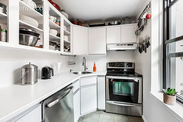 Sold by Corcoran | media 19