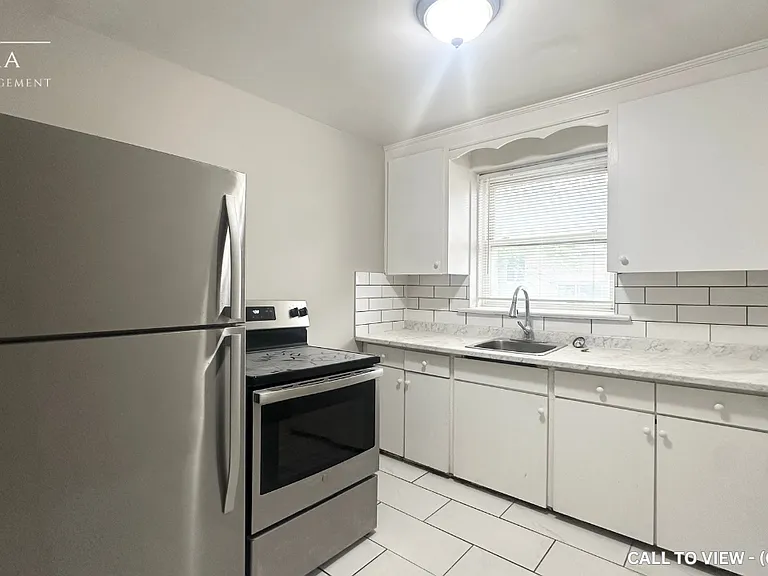 1007 Adelaide St N #7 — Photo 2