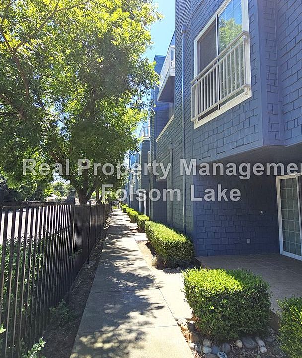 1st image of 405 Harriet Ln