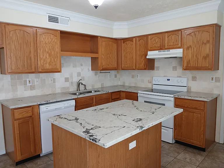 902 Rocky Creek Ln — Photo 9