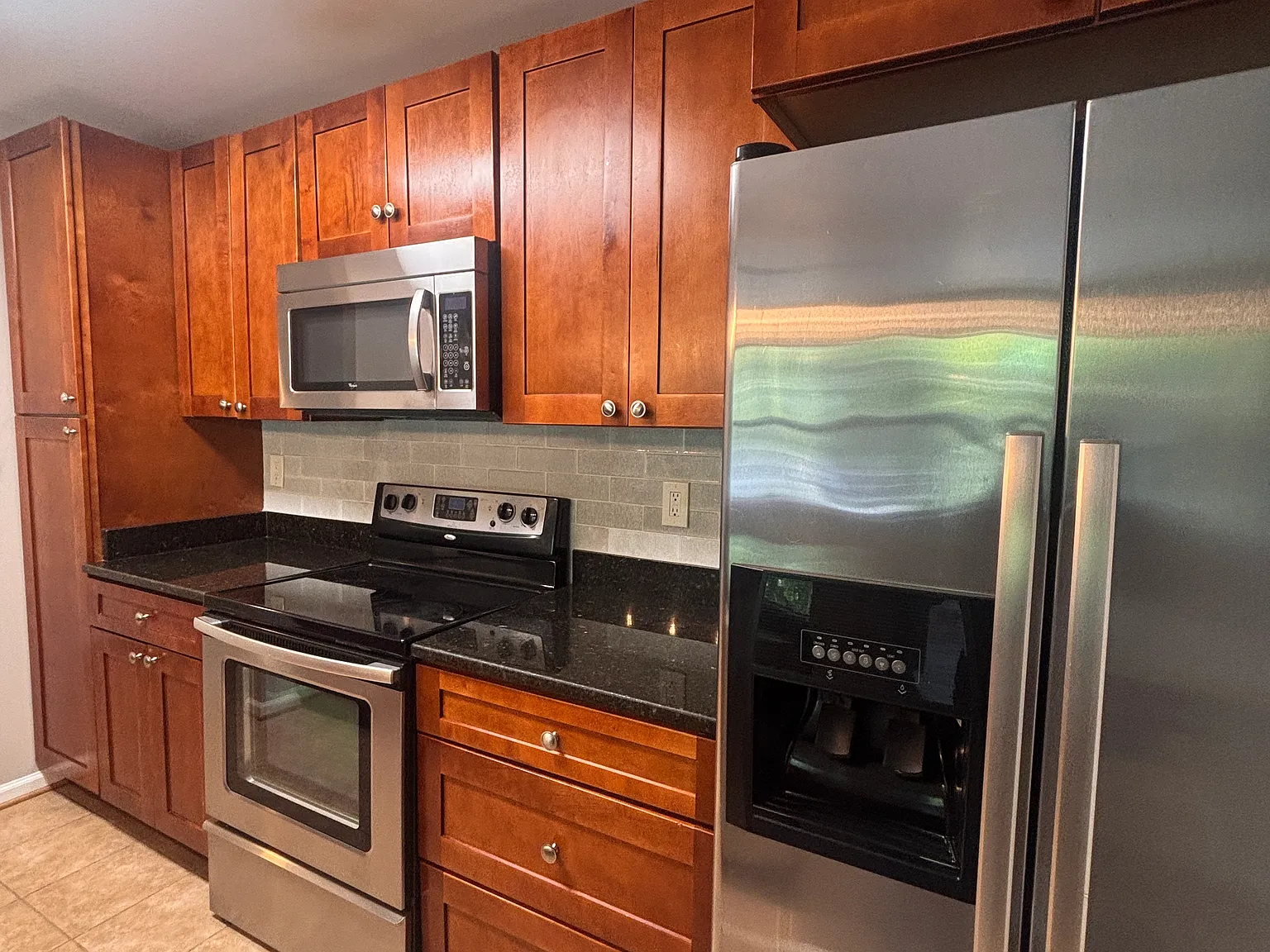 3 bed, 1000 sqft, $2,250 — Photo 4
