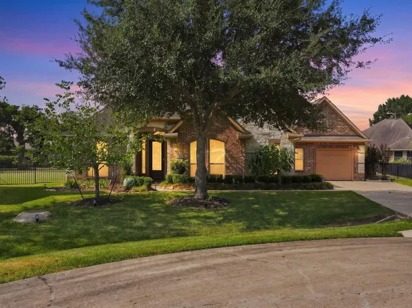 33107 Whickham Cir, Weston Lakes, TX 77441