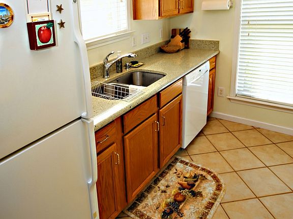 5th image of 645 Kelford Ln