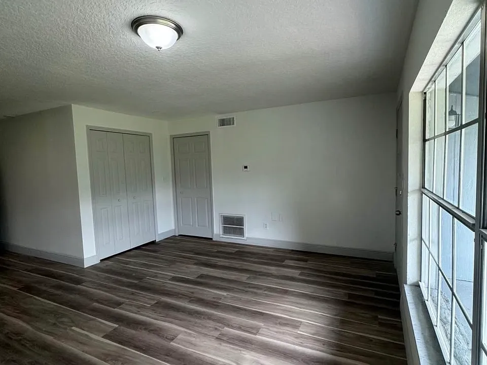 High Meadow Cir