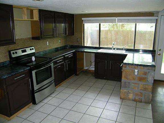 5th image of 4216 Shagbark St