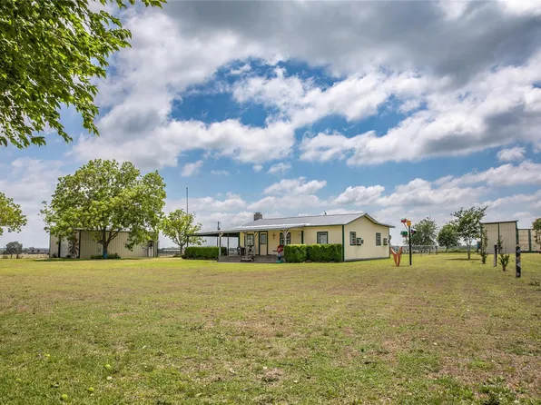 2603 McNelly Ln, Burton, TX 77835