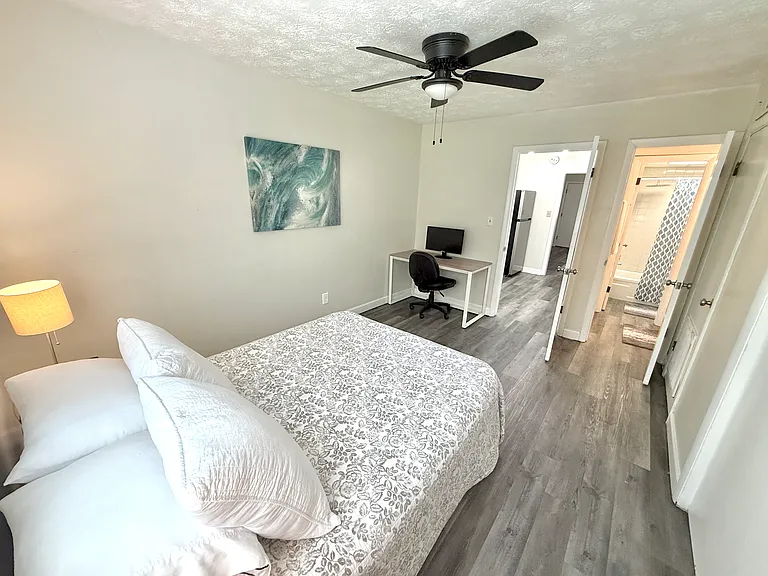 243 Crest St #4 — Photo 3