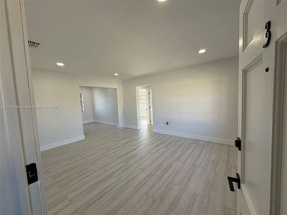 5th image of 601 SW 11th St #3