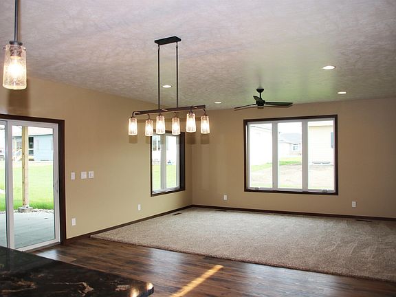 4th image of 5400 E 65th St
