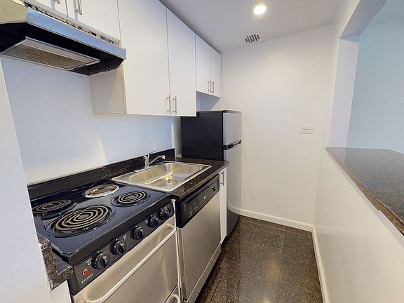 4th image of 160 W 73rd St APT 11G