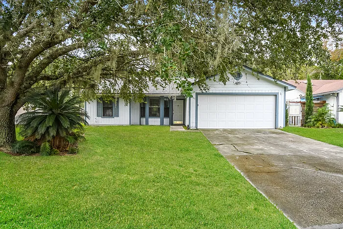3 bed, 2.0 bath, 1182 sqft, $1,745 — Photo 1