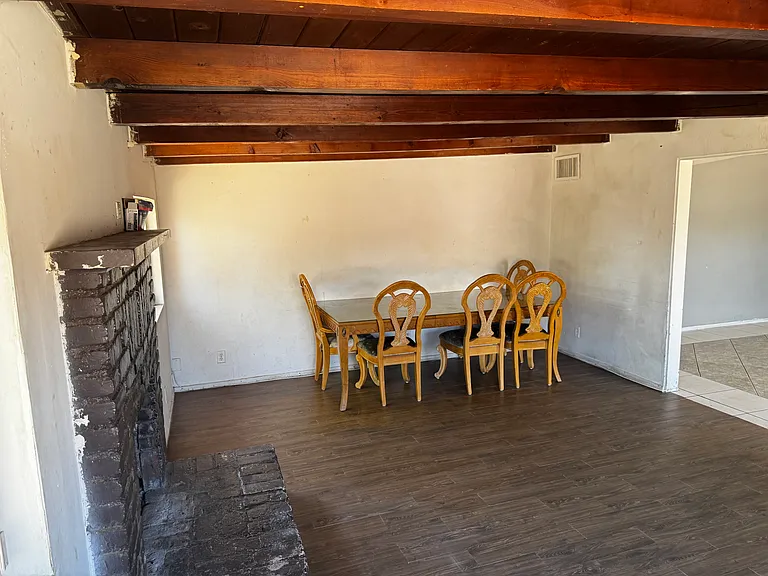 44110 Carolside Ave — Photo 11