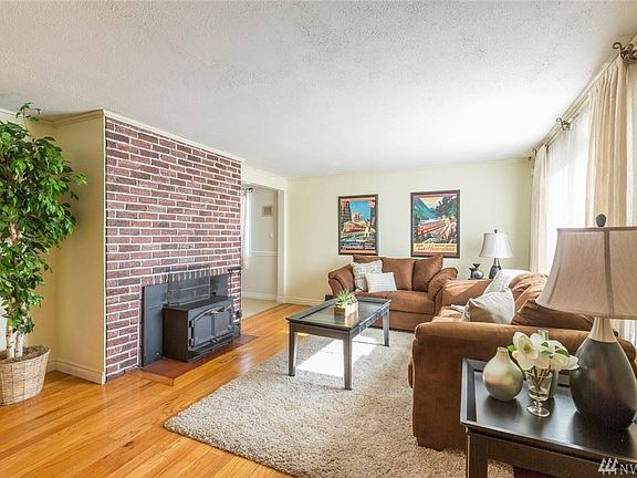 3rd image of 11224 Woodley Ave S