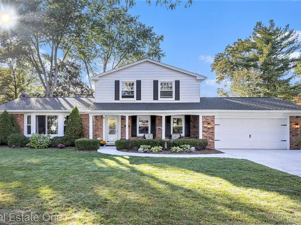 4259 Frostwood Ct, Troy, MI 48098