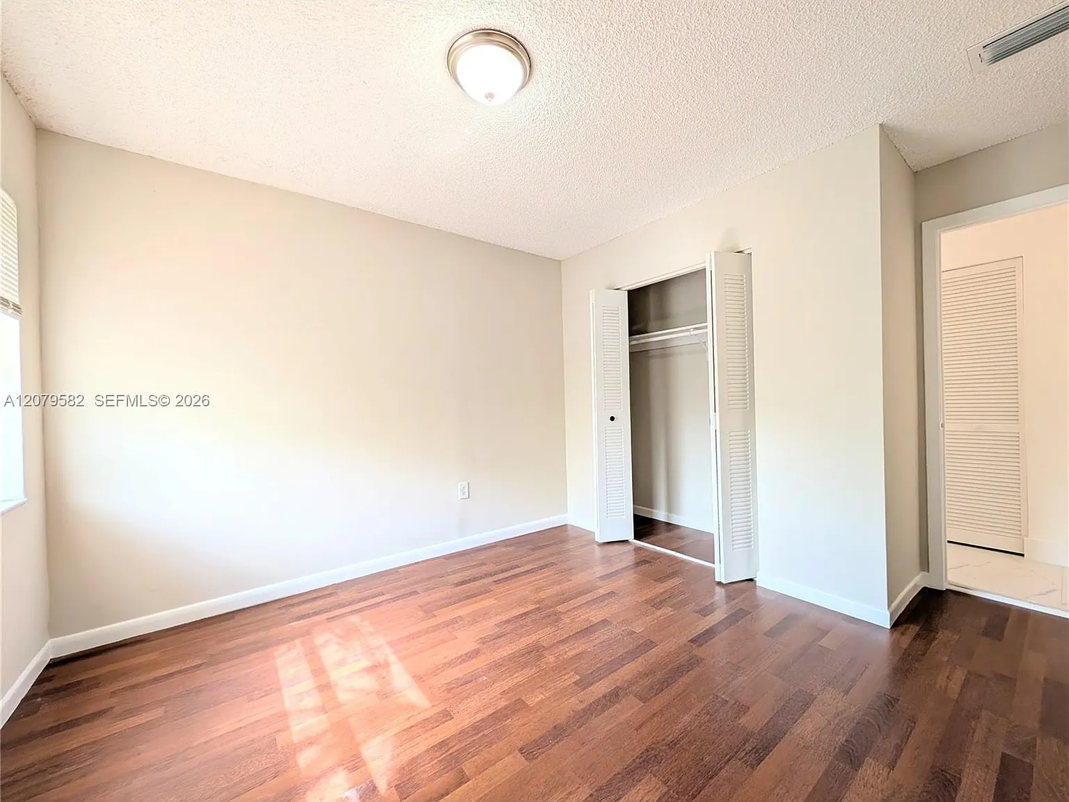 Mowry Villas — Photo 2
