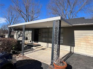 306 Lake Dr, Belton, MO 64083
