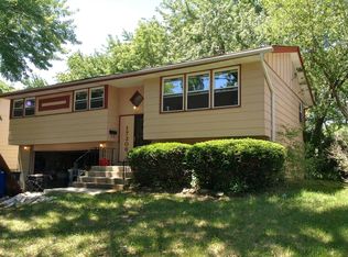 17306 Central Park Ave, Oak Lawn, IL 60429