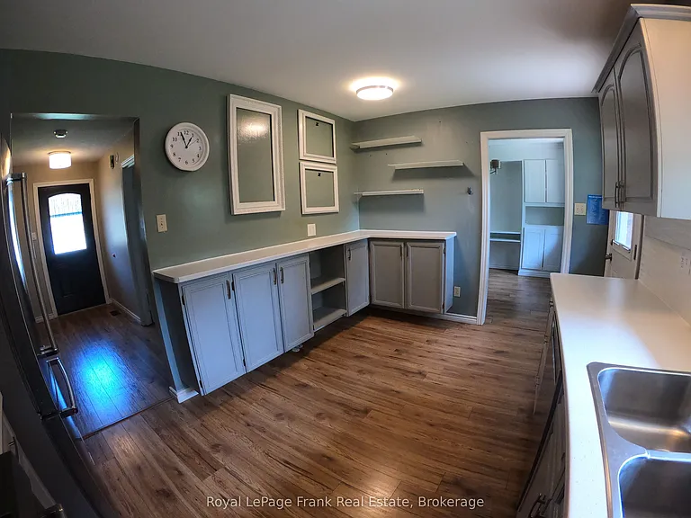 1167 Weller St #MAIN FLOOR — Photo 14