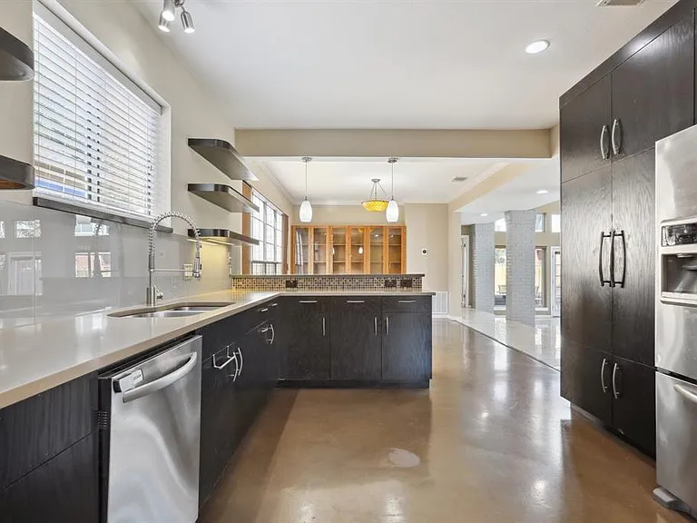 6904 Peppervine Cv — Photo 10