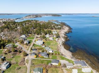 3 Linnell Dr, Bailey Island, ME 04003