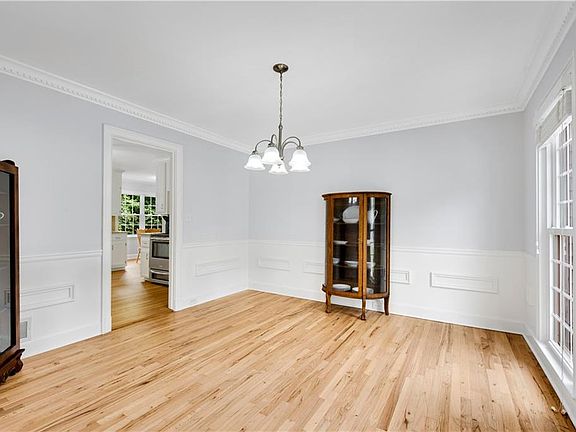 5th image of 5197 Riverhill Rd NE