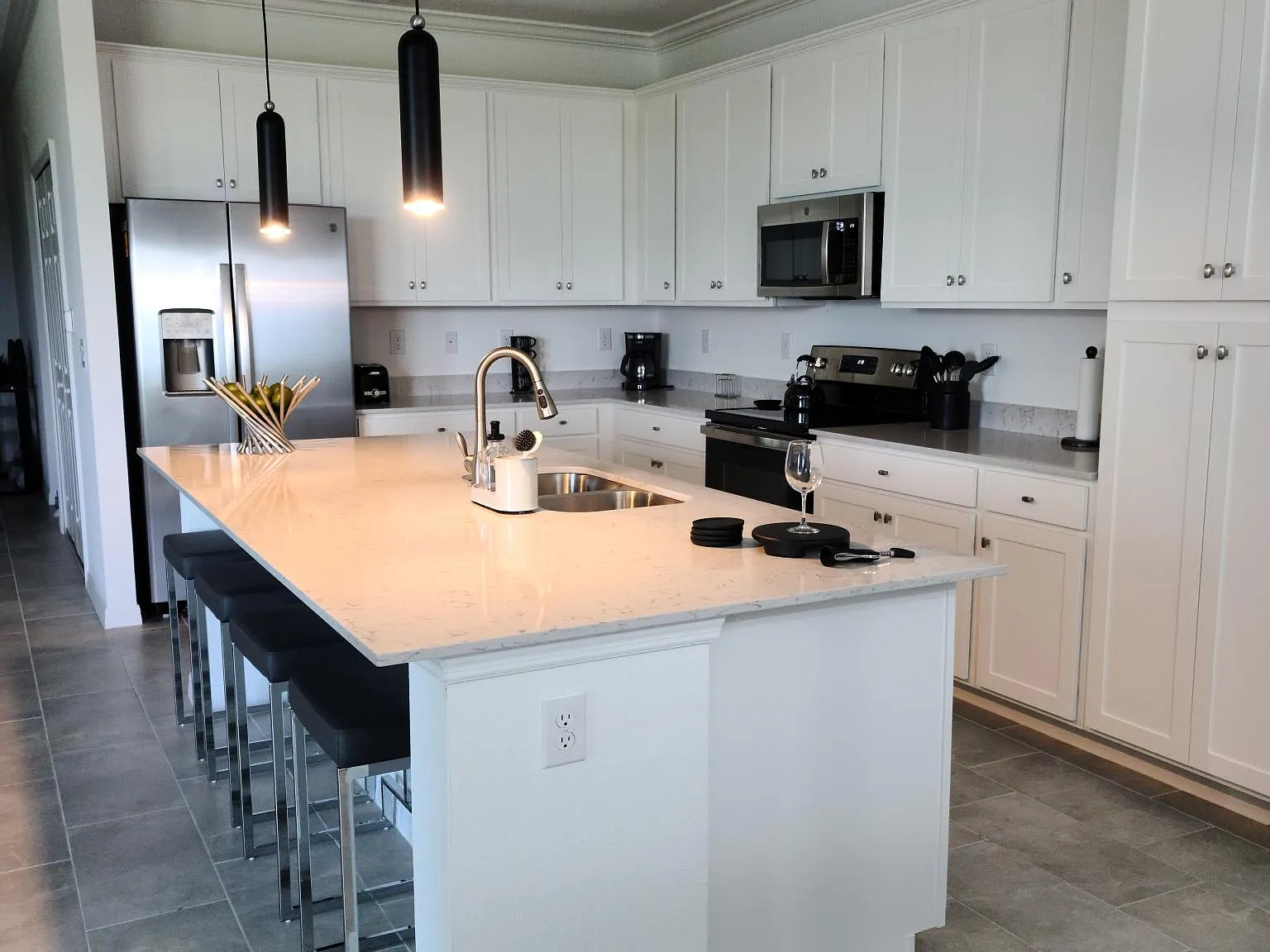 18028 Gawthrop Dr — Photo 2