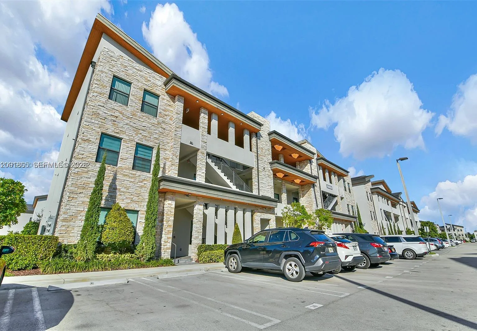 Apex At Park Central Cond — Photo 1