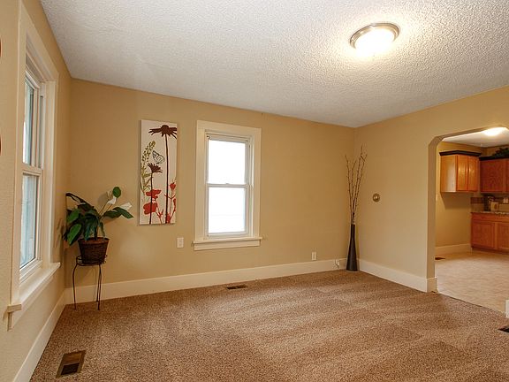3rd image of 3388 W Dakota Ave
