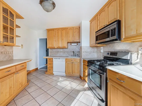 3121 Middletown Road #2K, Bronx, NY 10461