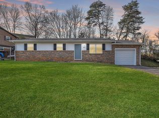437 Rockhouse Rd, Johnson City, TN 37601