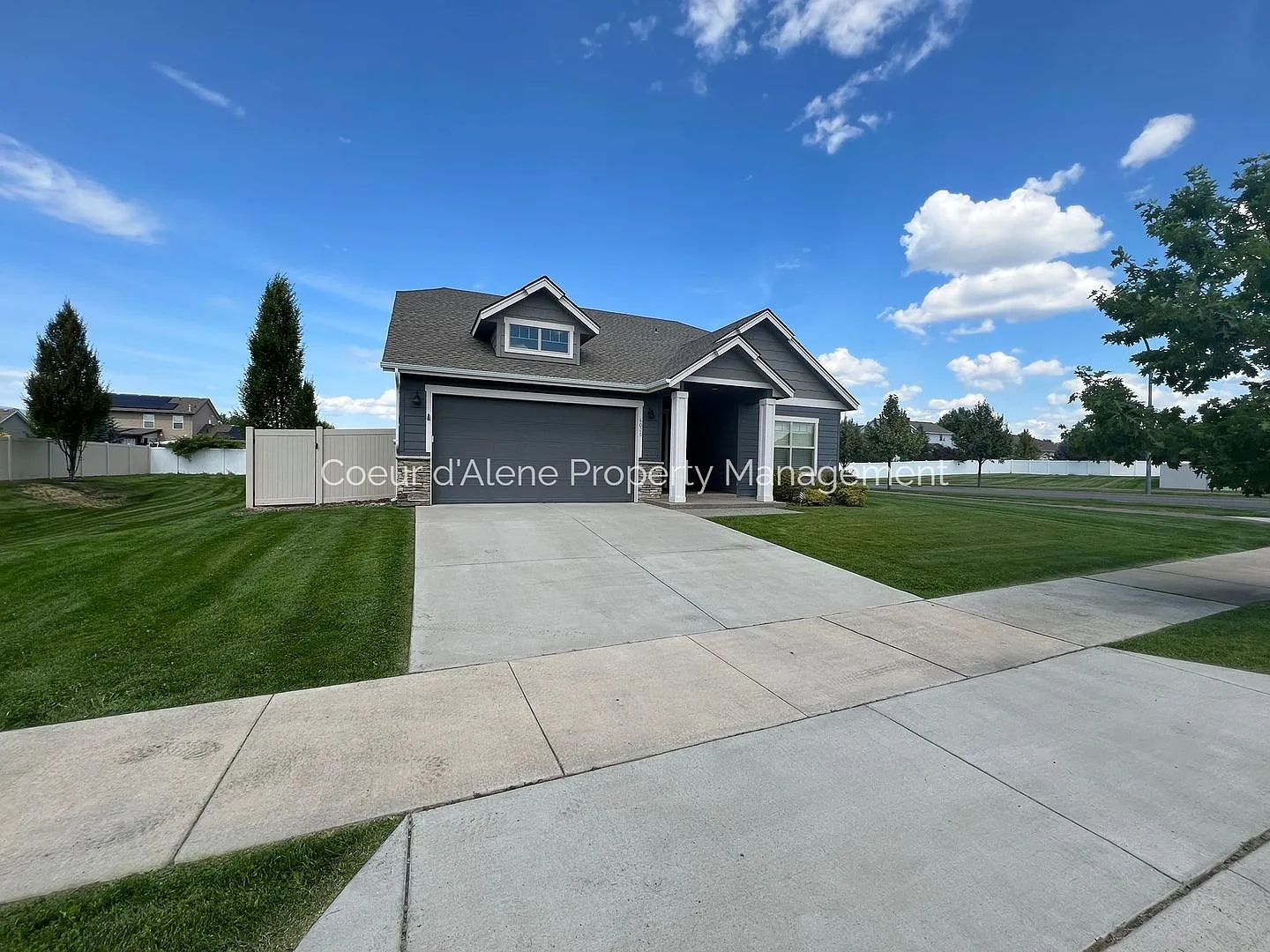 3 bed House in The Trails!! — Photo 2