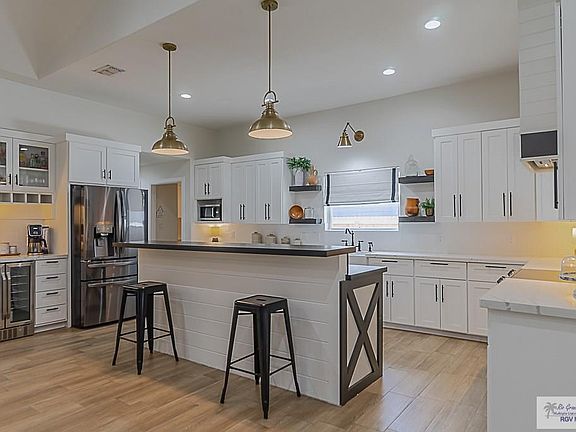 5th image of 1406 Crystal Cir