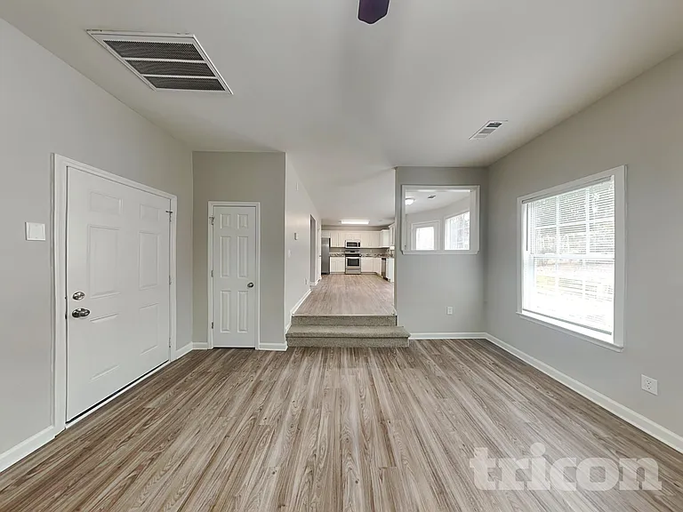 432 Rolling Stream Dr — Photo 3