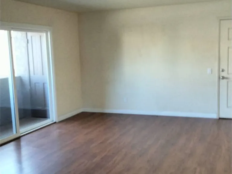 2228 Garnet Ave #5 — Photo 4
