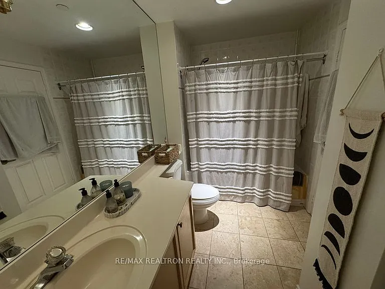 980 Yonge St #714 — Photo 14