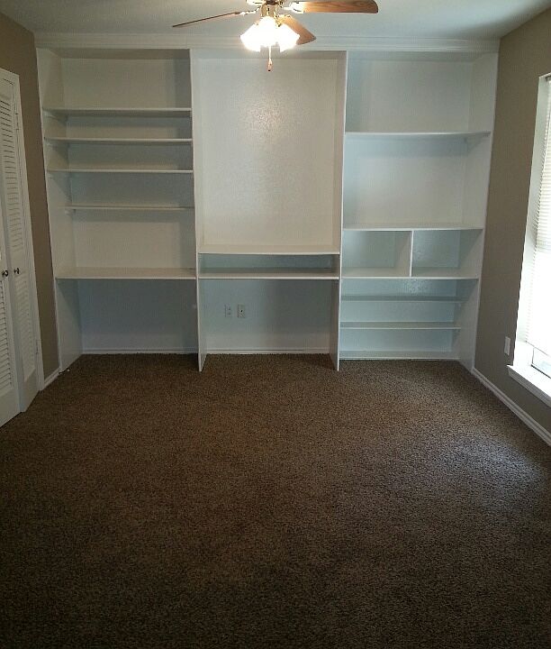 Open Study With Built in Shelving