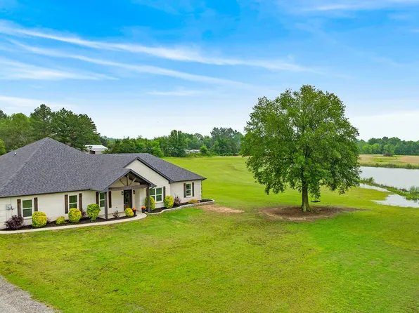 221 Private Road 33082, Sumner, TX 75486